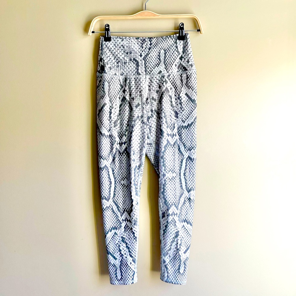 NWOT EVCR Premium Snake Print Leggings Brianna Glacier Grey Full Length